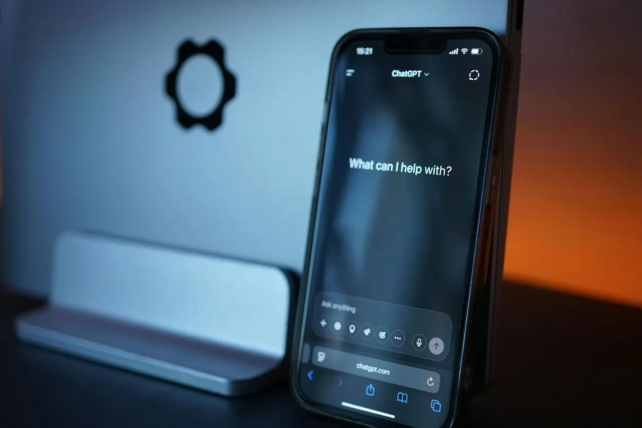 Aplikacja ChatGPT na telefonie