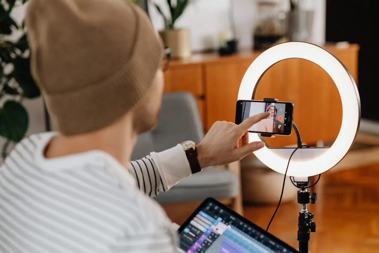 Przygotowania do nagrania krótkiego wideo do Social Media