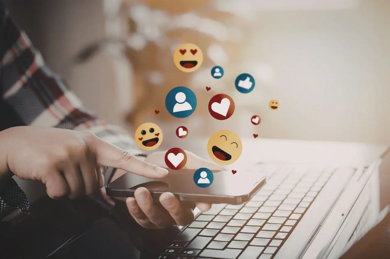 Wpisy w social mediach z wykorzystaniem sztucznej inteligencji